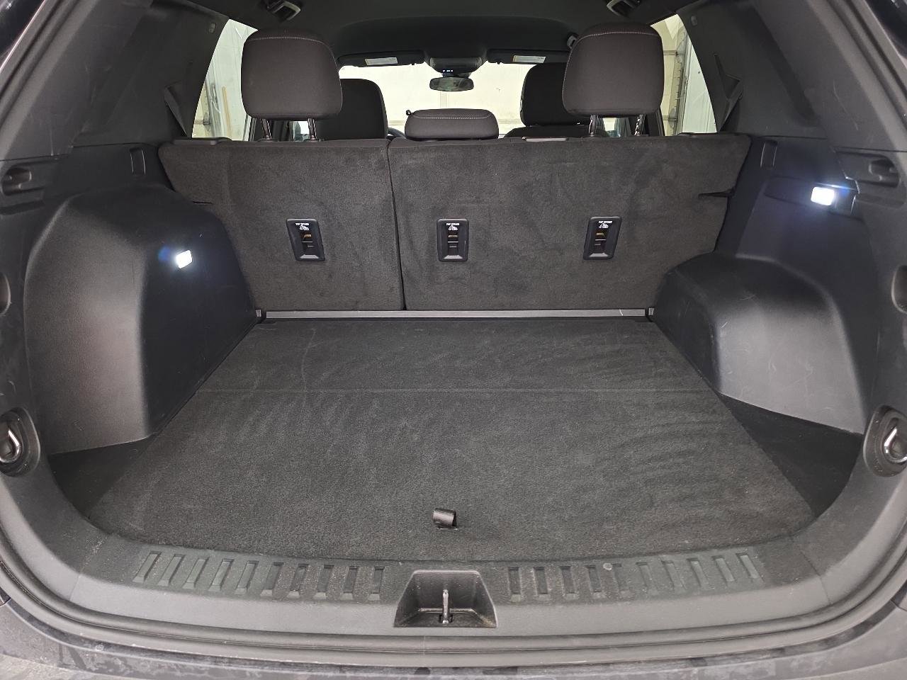 Used 2025 Chevrolet Equinox LT image 40