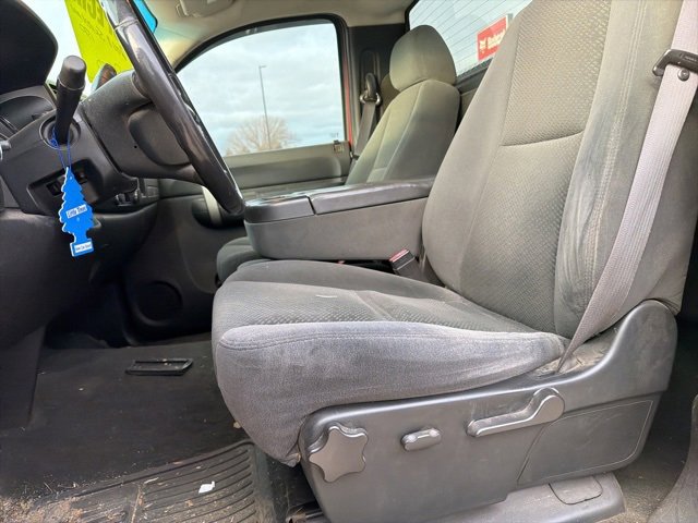 Used 2008 Chevrolet Silverado 1500 LT w/ Suspension Package, Off-Road image 11