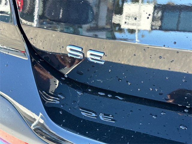 Used 2025 Volkswagen Taos SE image 9