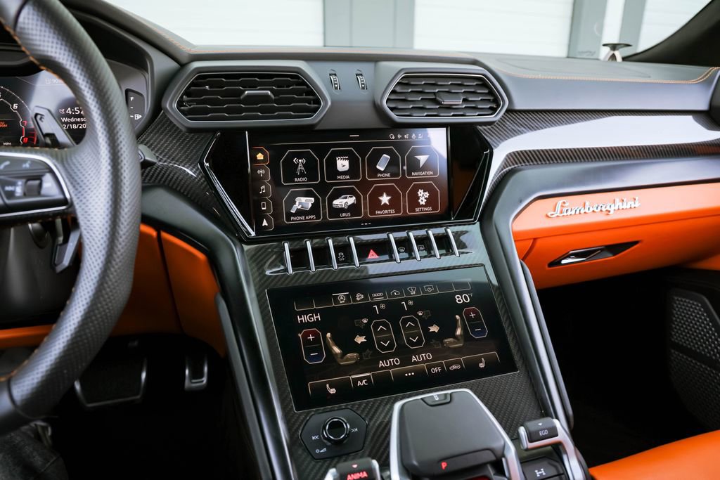 Used 2022 Lamborghini Urus image 11
