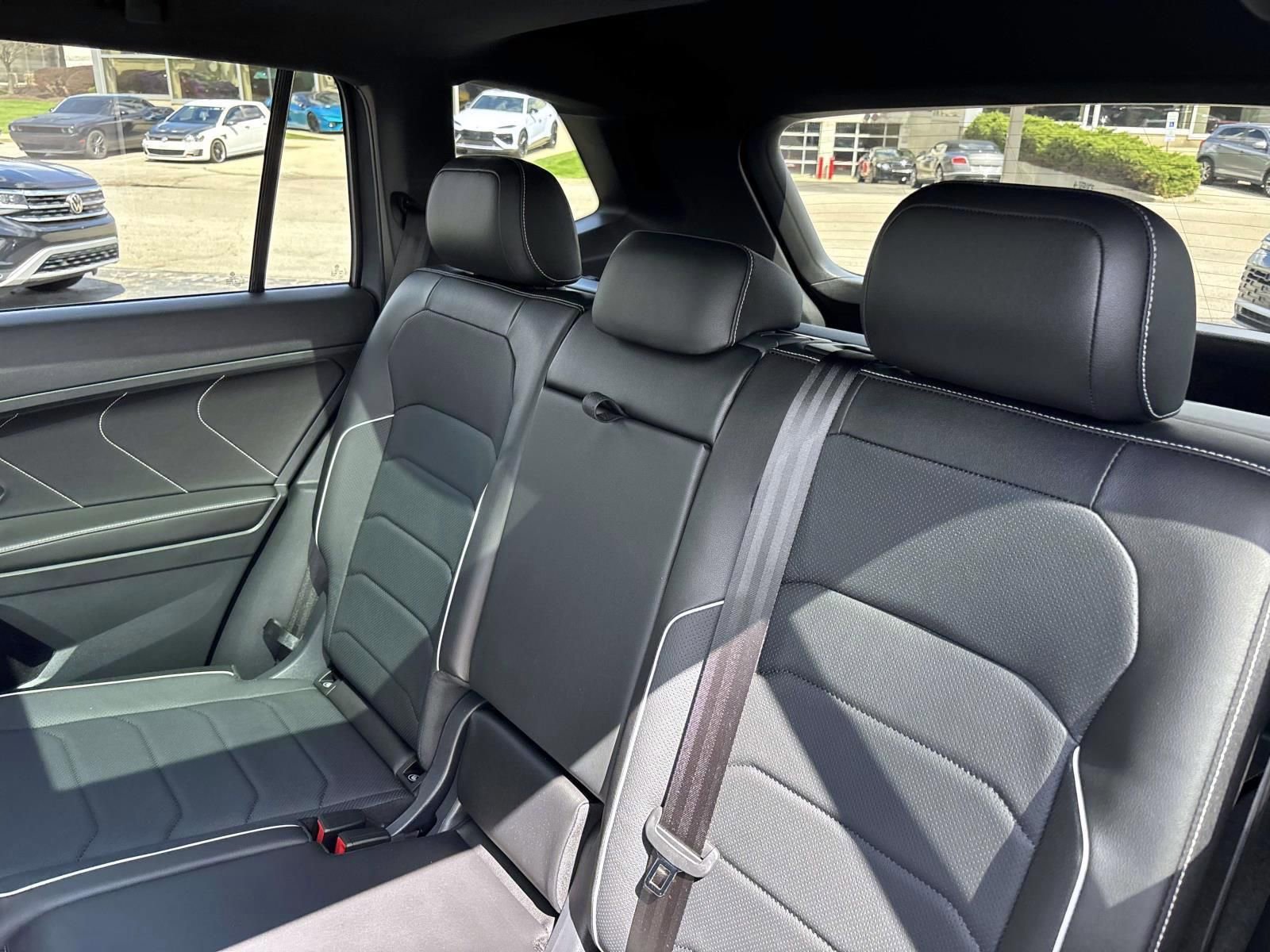 Used 2024 Volkswagen Tiguan SEL R-Line image 26