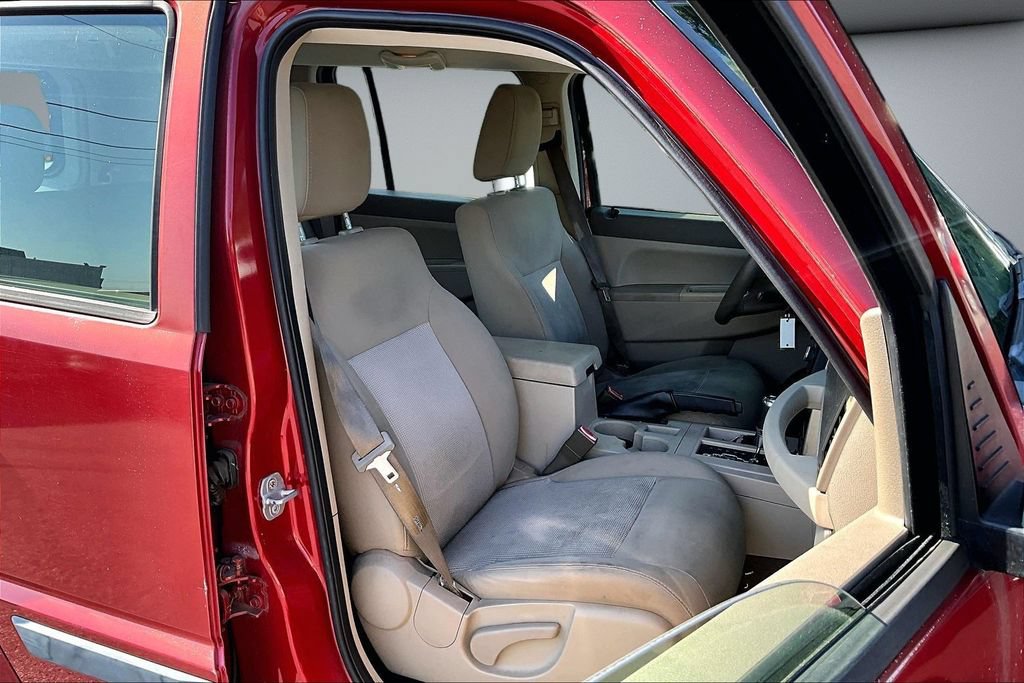 Used 2008 Jeep Liberty Sport w/ Trailer Tow Class III Group AWD/4WD image 27