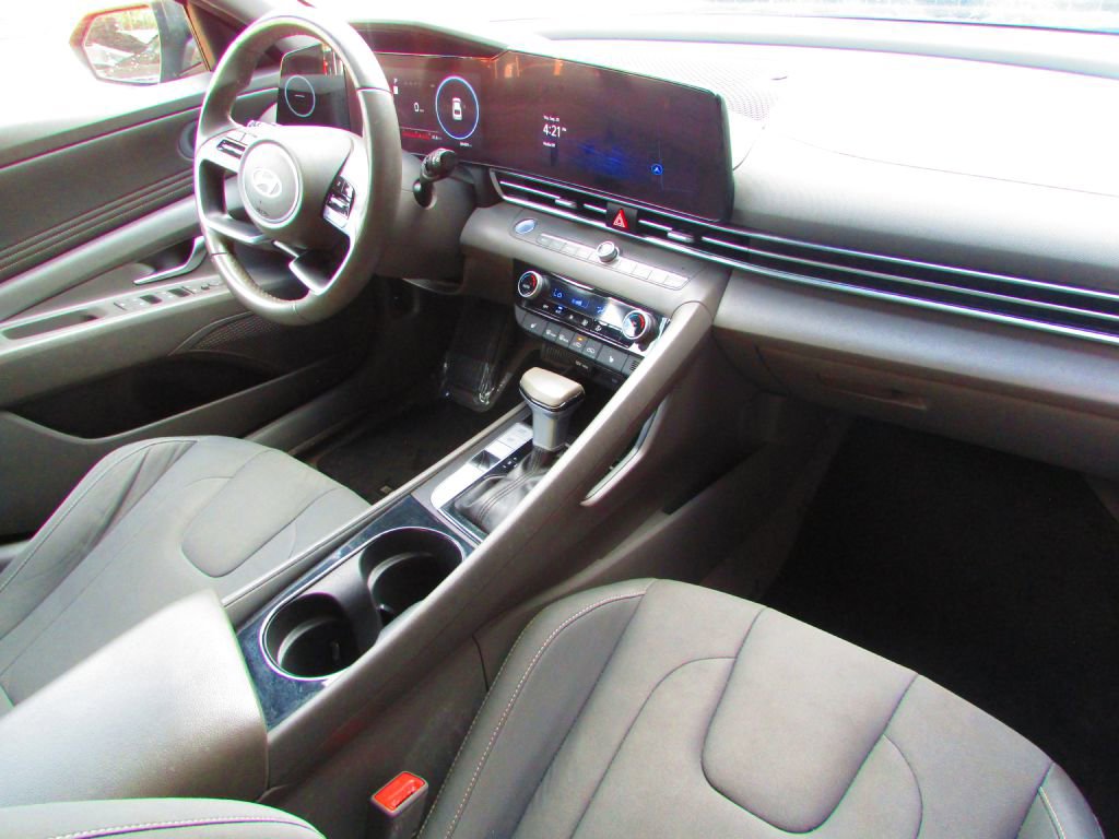 Used 2024 Hyundai Elantra SEL w/ Convenience Package image 15