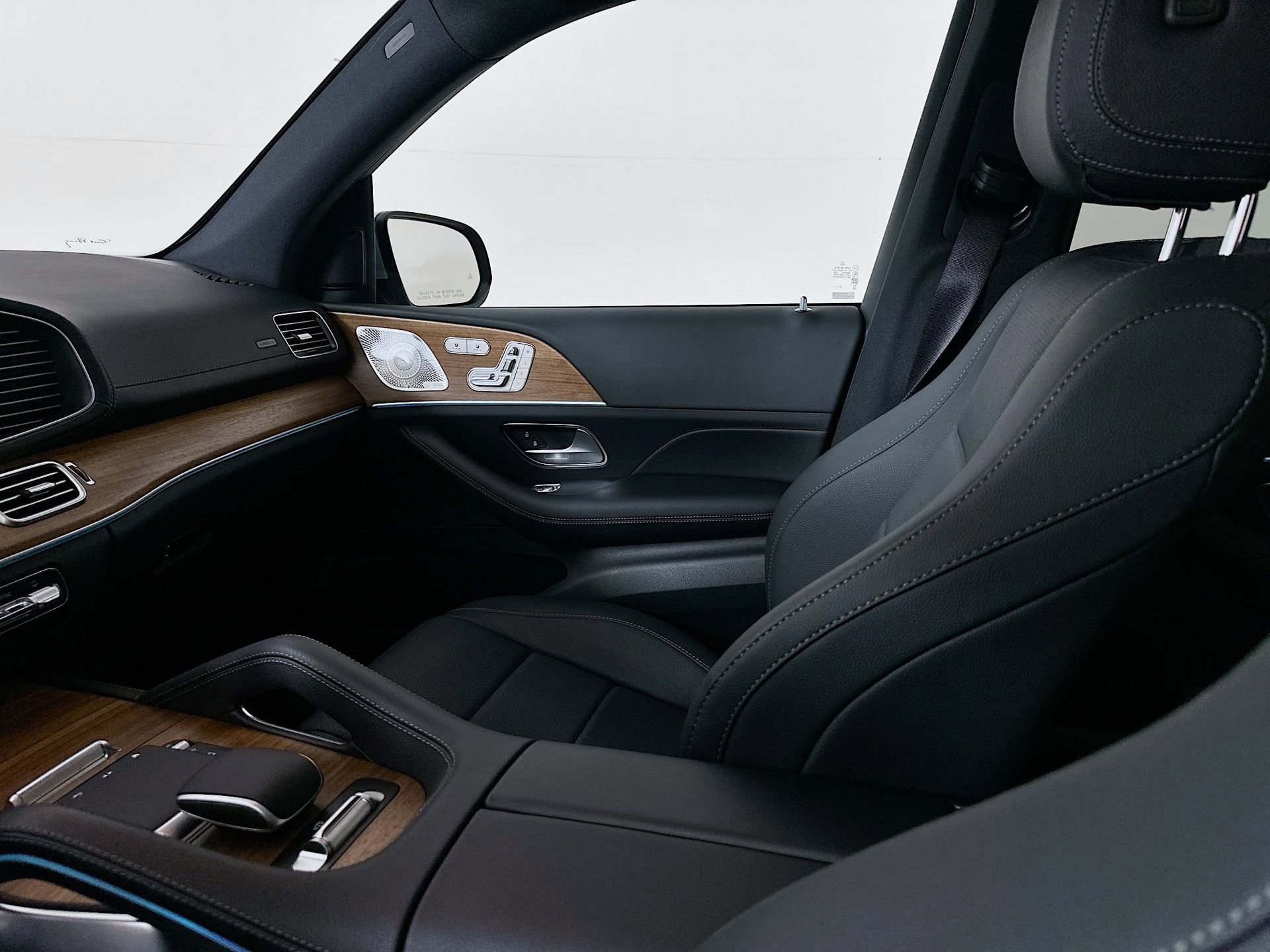 Certified 2025 Mercedes-Benz GLS 450 4MATIC image 26