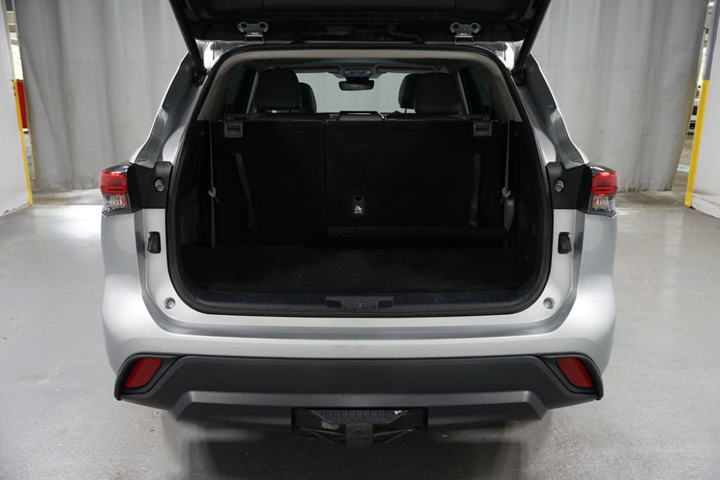 Used 2022 Toyota Highlander XLE image 35