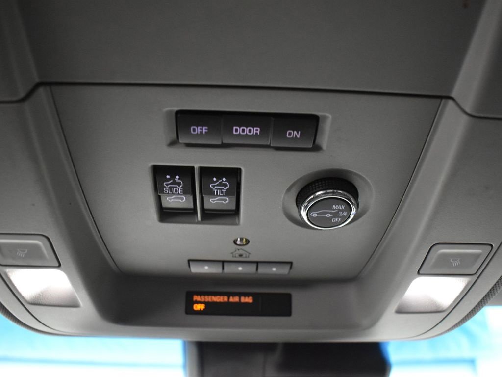 Used 2019 Chevrolet Suburban Premier image 30