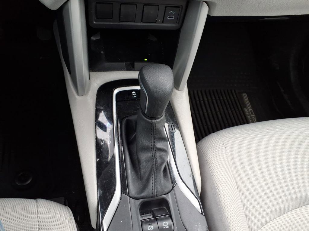 Used 2025 Toyota Corolla Cross LE w/ Moonroof Package image 15