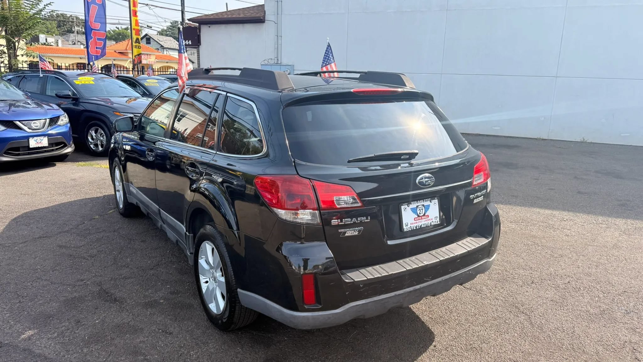Used 2011 Subaru Outback 2.5i Premium w/ All-Weather Pkg AWD/4WD image 5