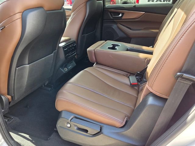 Used 2024 Acura MDX SH-AWD w/ Technology Package image 12