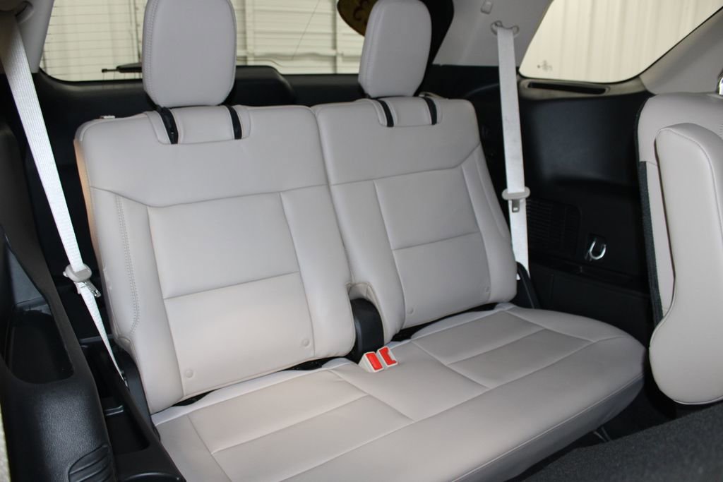 Used 2023 Ford Explorer XLT w/ Equipment Group 202A image 27