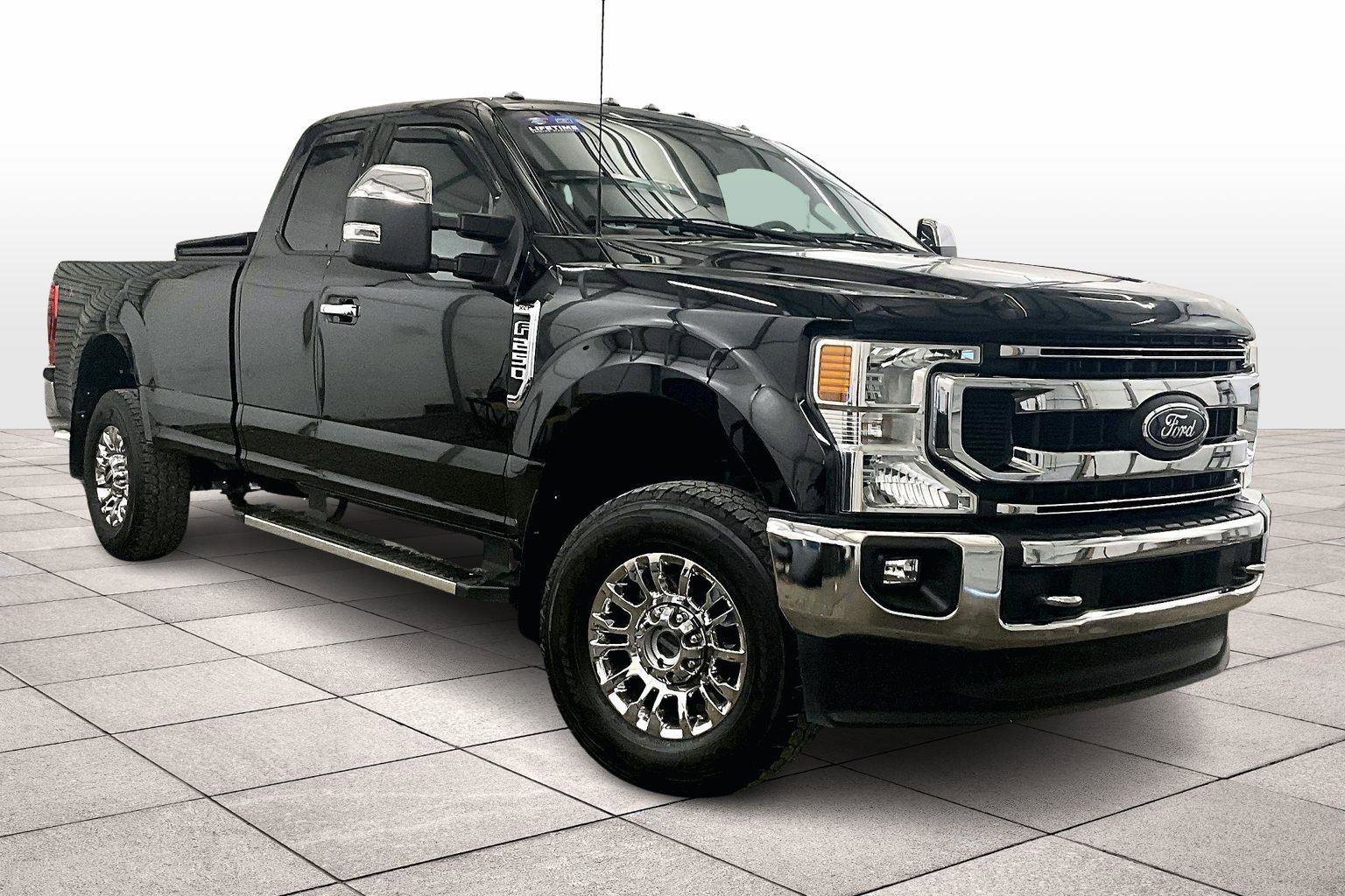 Used 2022 Ford F250 XLT w/ XLT Premium Package image 2