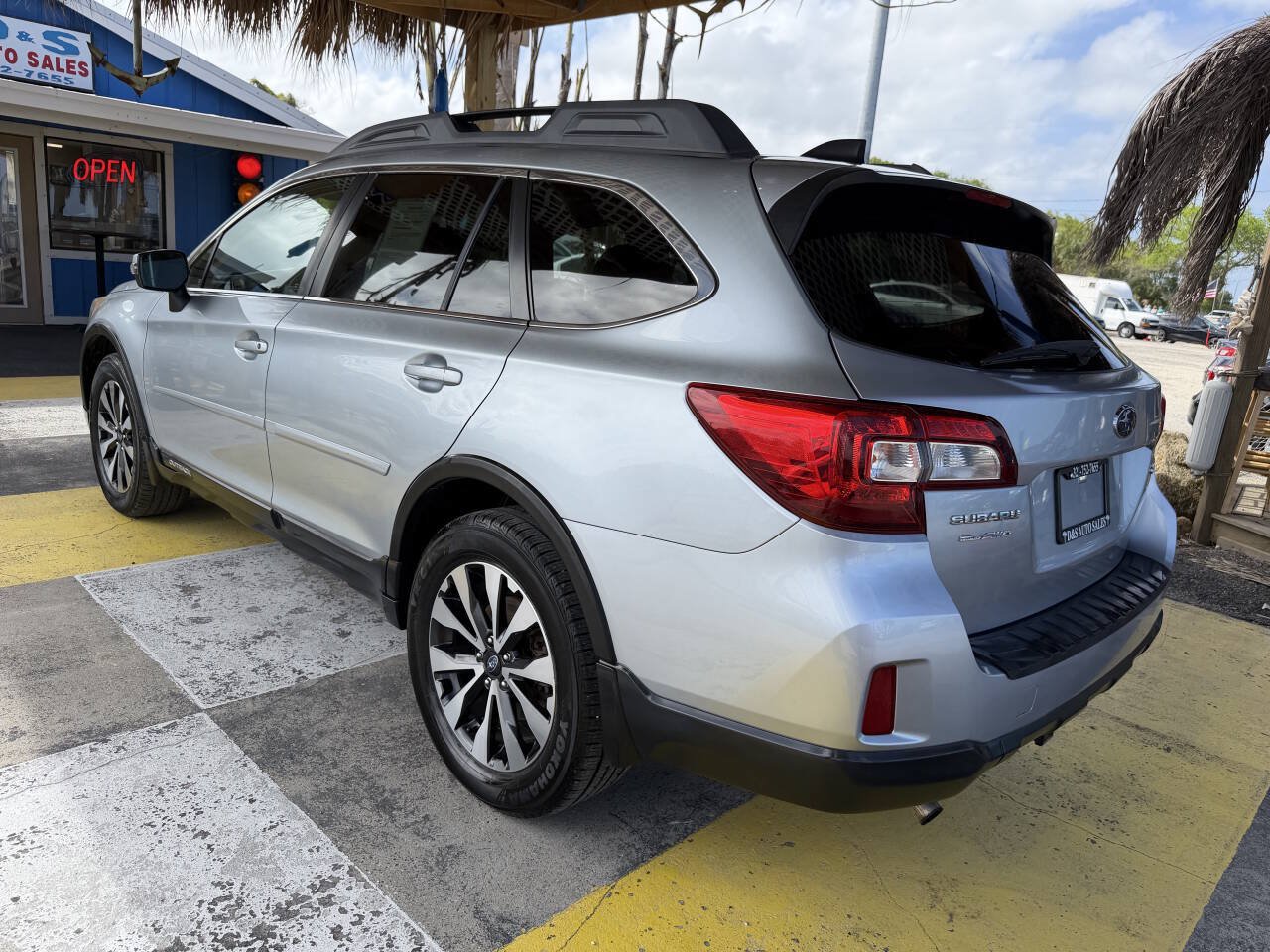 Used 2016 Subaru Outback 2.5i Limited AWD/4WD image 7