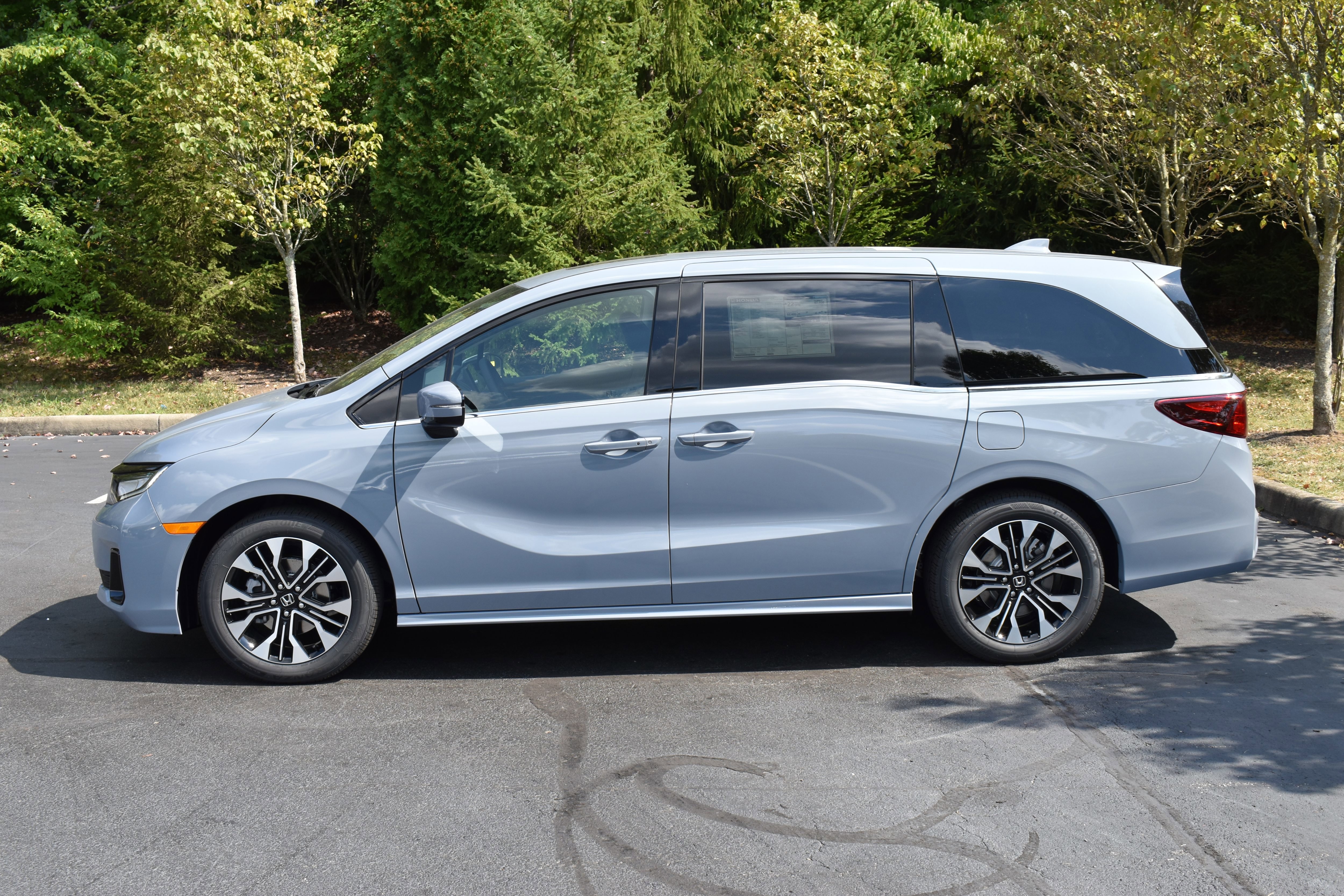 New 2026 Honda Odyssey Elite image 4