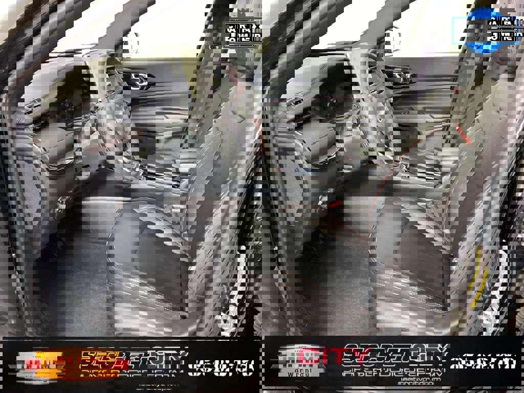 Used 2024 Jeep Compass Trailhawk w/ Trailhawk Convenience Group image 11