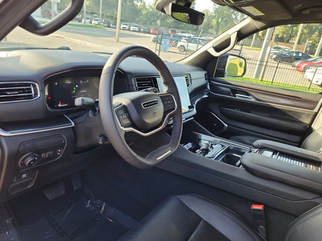 Used 2024 Jeep Wagoneer L 4WD image 19