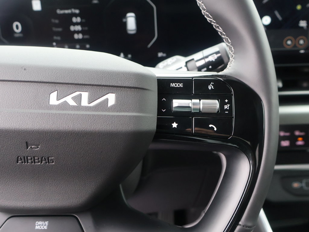 New 2027 Kia Carnival SX w/ Dark Edition Package FWD image 23