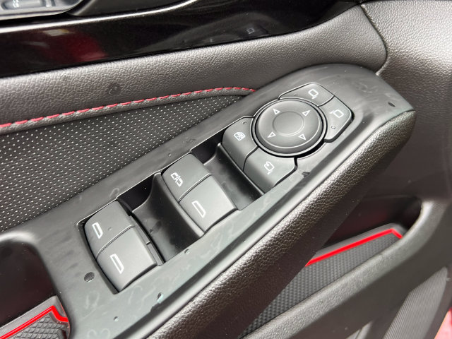 Used 2023 Chevrolet Traverse RS AWD/4WD image 19