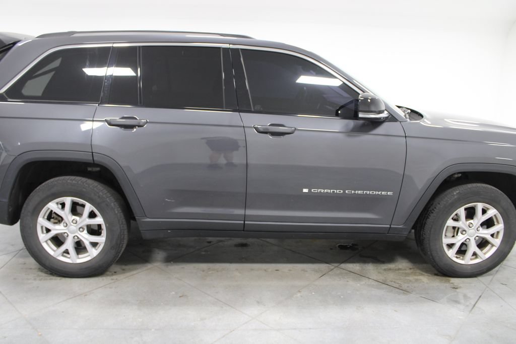 Used 2022 Jeep Grand Cherokee Limited AWD/4WD image 11
