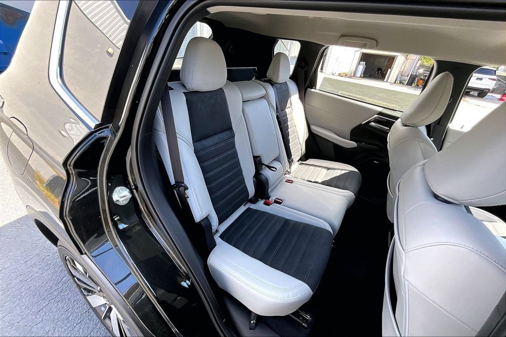 New 2026 Mitsubishi Outlander SE FWD image 10