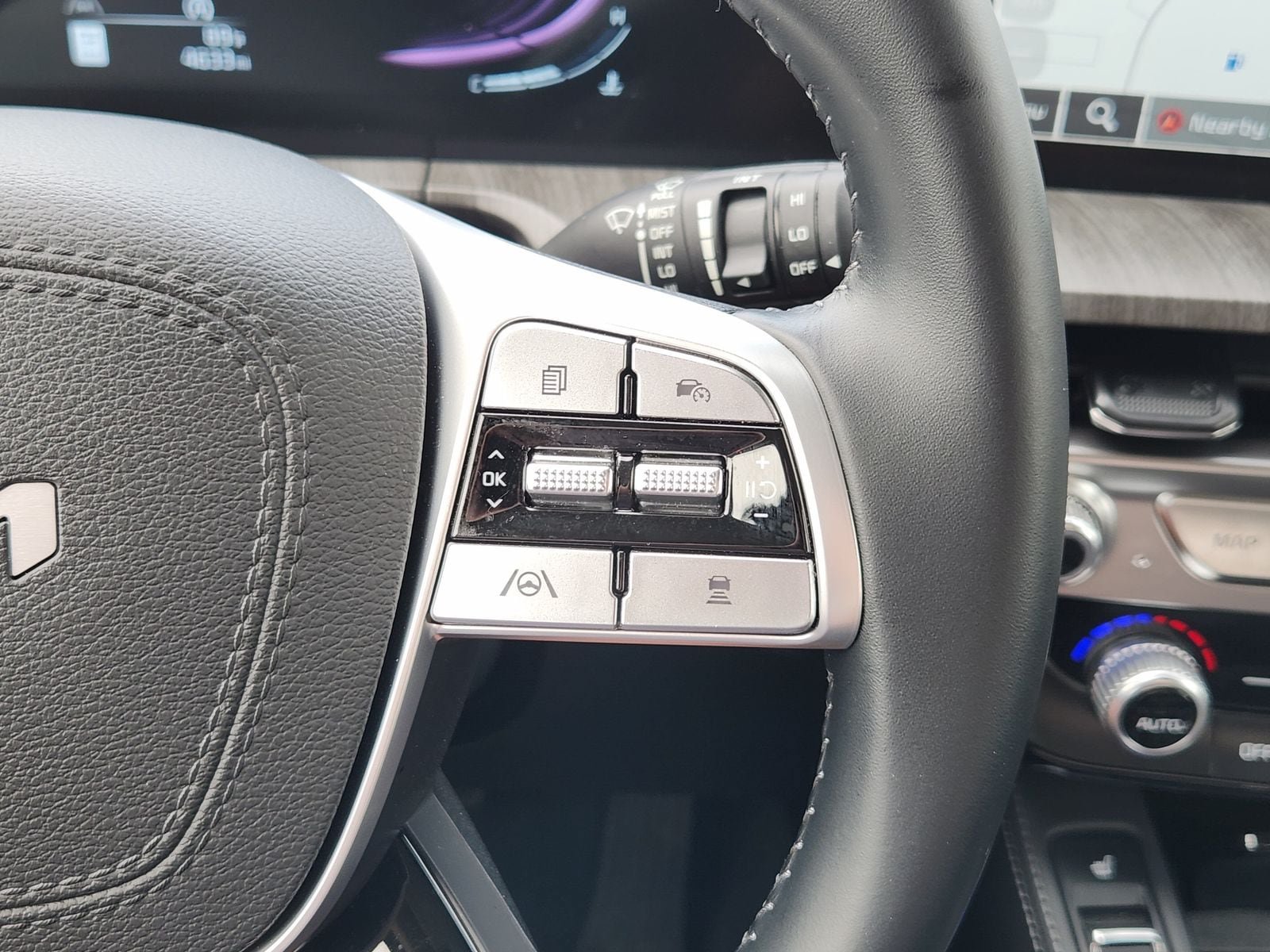 Used 2025 Kia Telluride EX w/ EX Captain's Chair Package FWD image 38