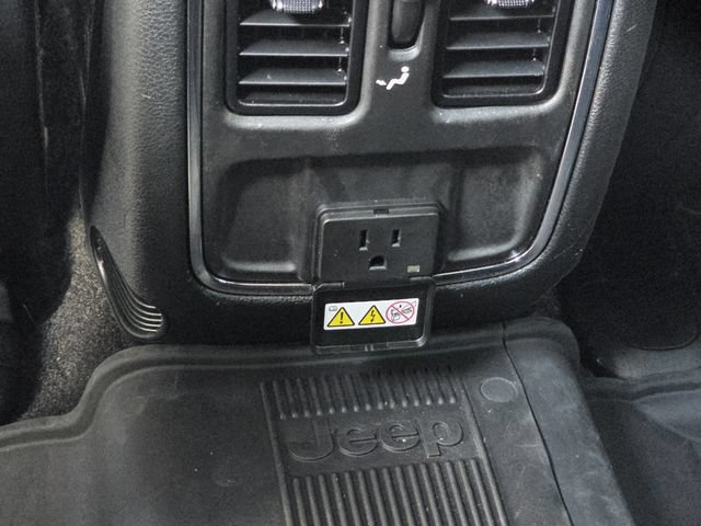 Used 2021 Jeep Grand Cherokee Laredo w/ Security & Convenience Group AWD/4WD image 18