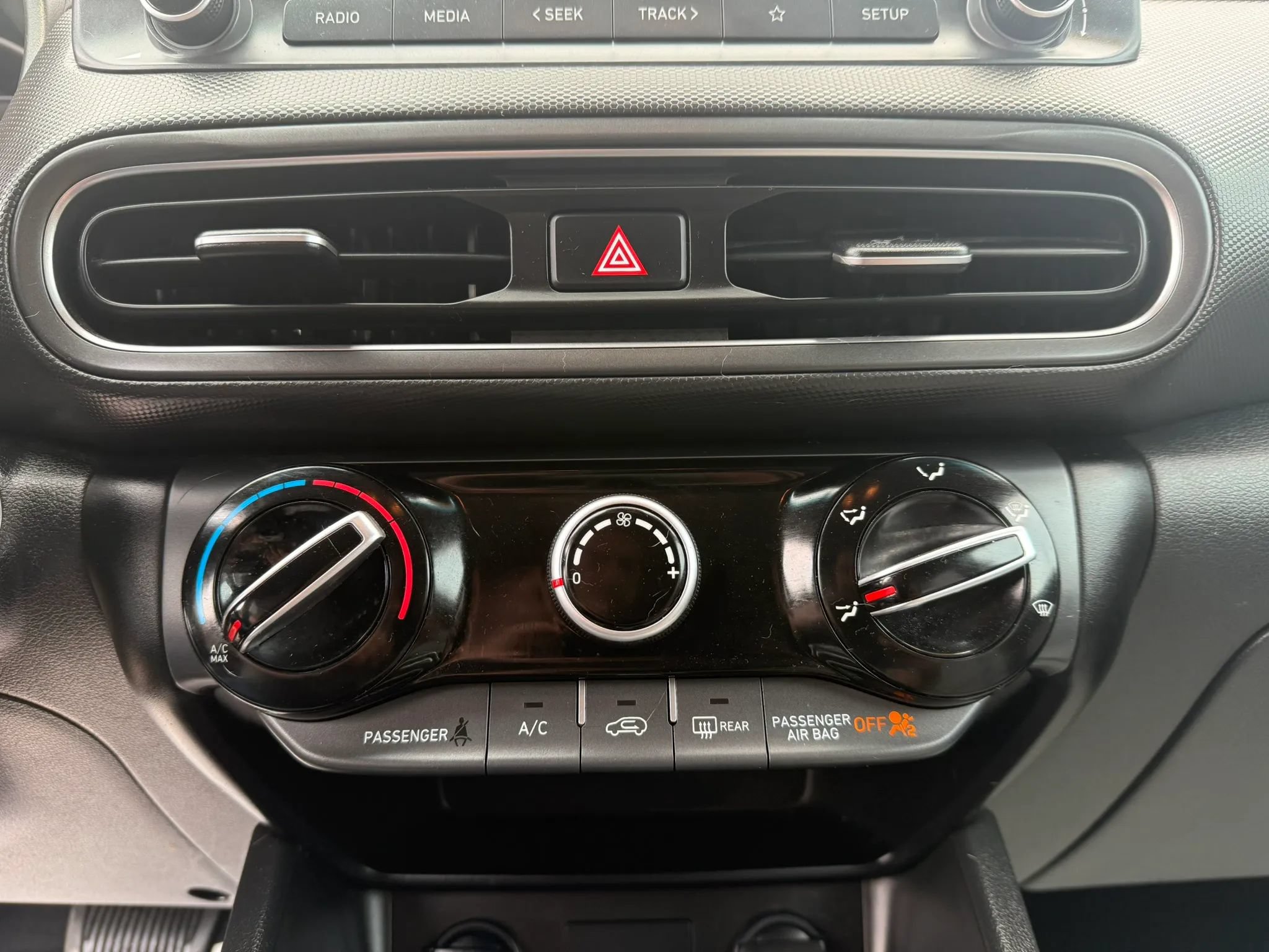 Used 2023 Hyundai Kona SEL AWD/4WD image 19