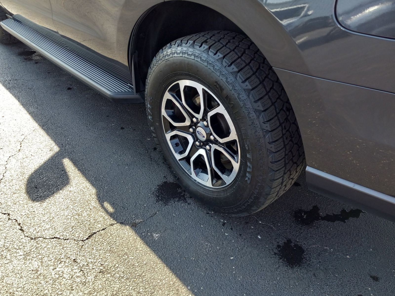 Used 2024 Ford Expedition XLT RWD image 11