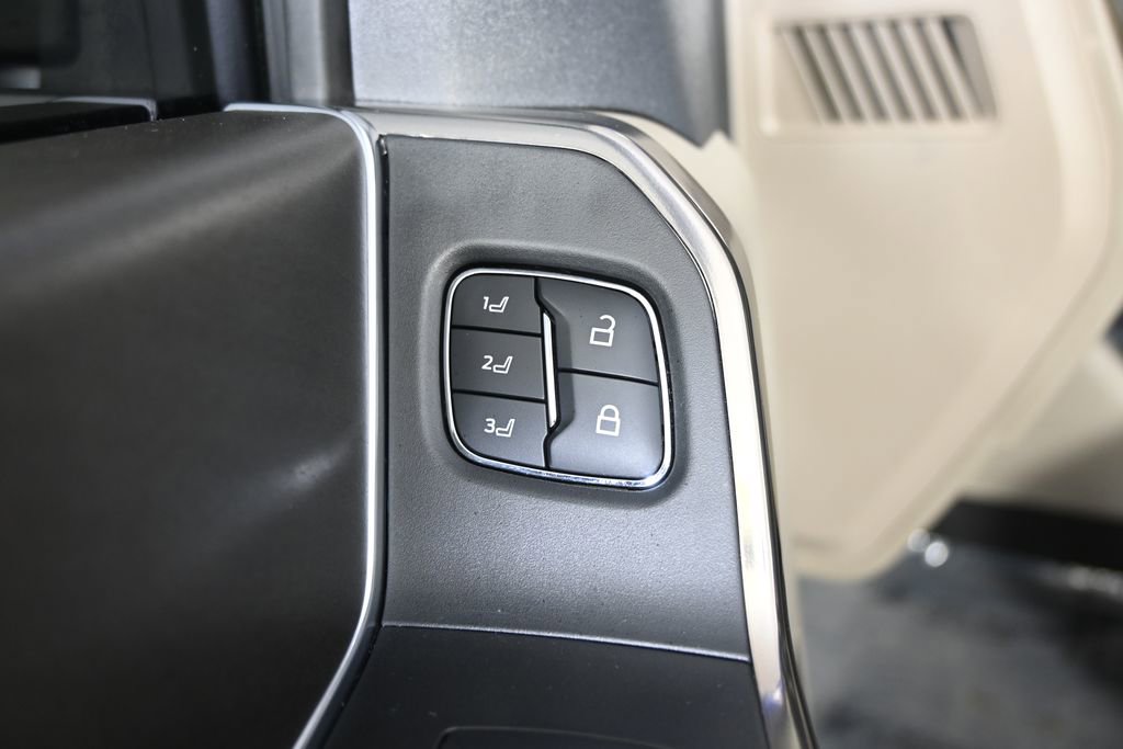 Used 2026 Ford F350 Platinum w/ Platinum Plus Package image 20