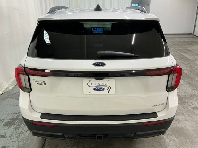 Used 2025 Ford Explorer ST-Line image 4
