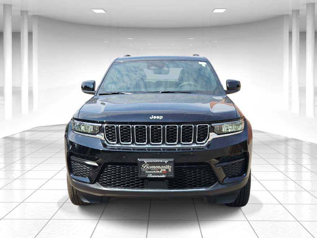 New 2025 Jeep Grand Cherokee Laredo X w/ Luxury Tech Group I AWD/4WD image 8