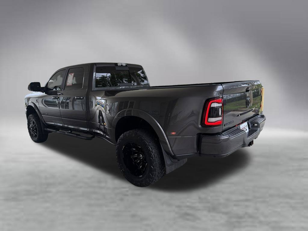 Used 2021 RAM 3500 Laramie w/ Max Tow Package AWD/4WD image 4