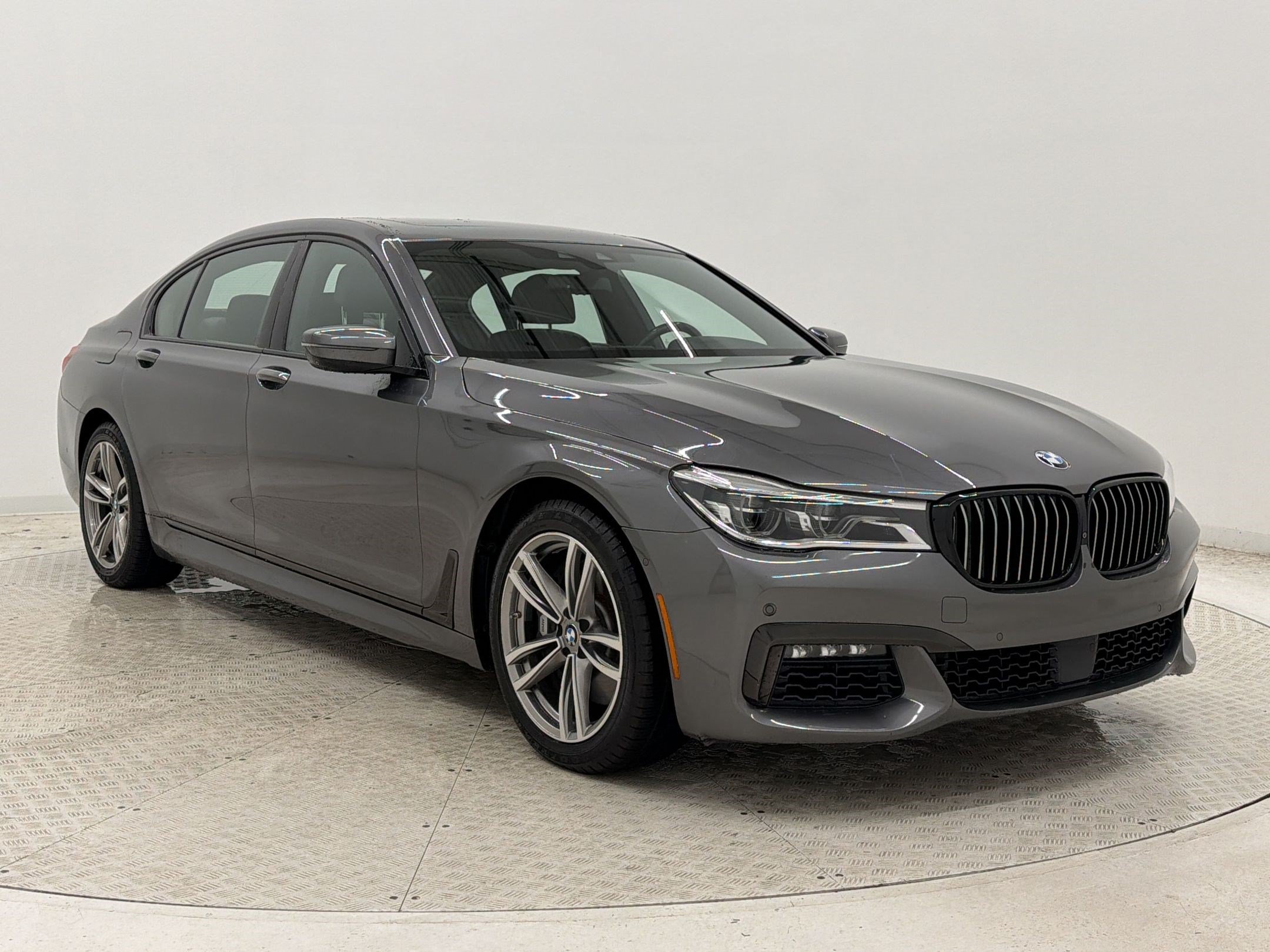 Used 2016 BMW 750i xDrive AWD/4WD image 7