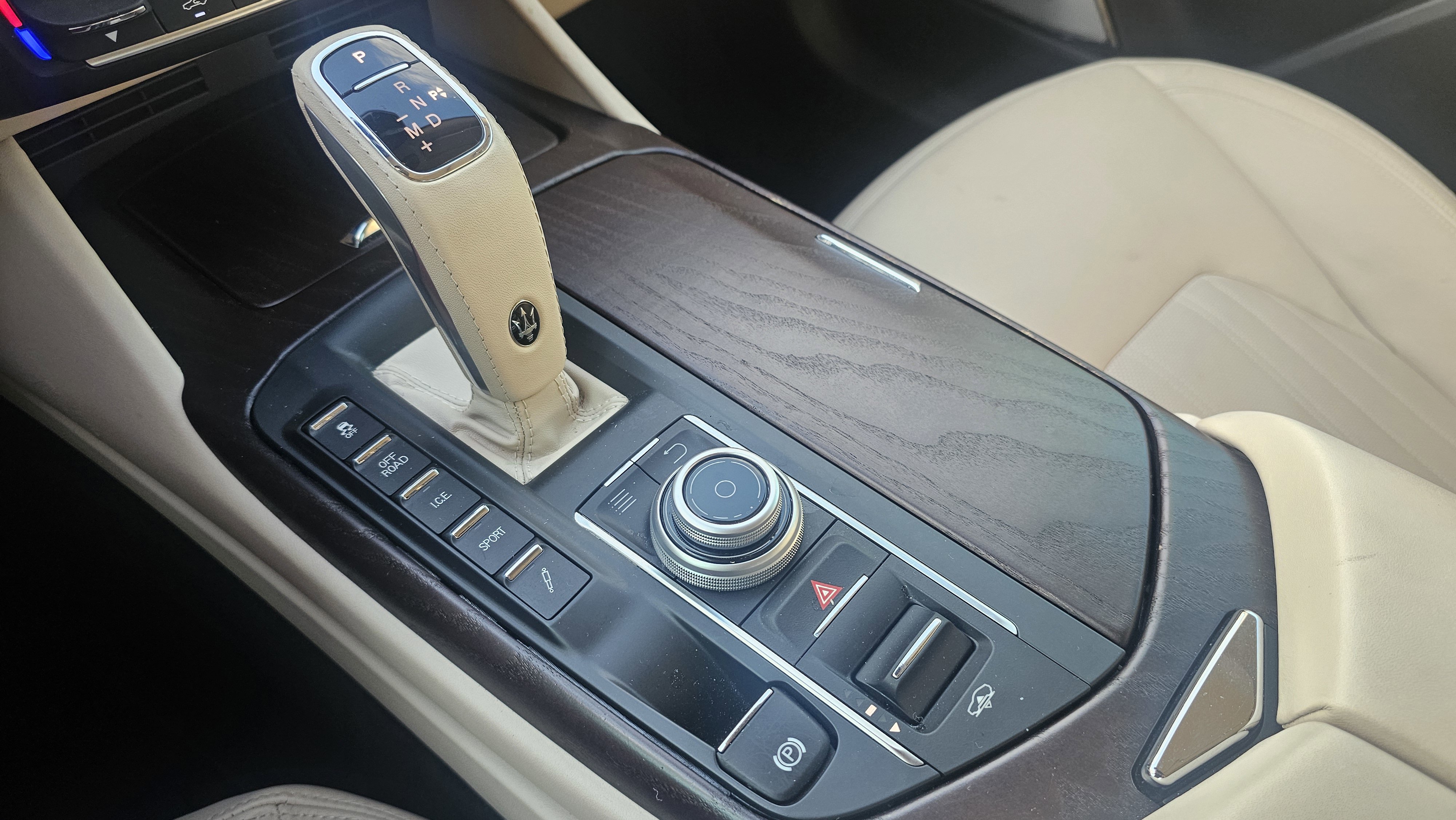 Used 2019 Maserati Levante GranLusso image 41