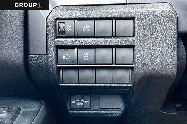 Certified 2025 Toyota Tacoma SR5 AWD/4WD image 33