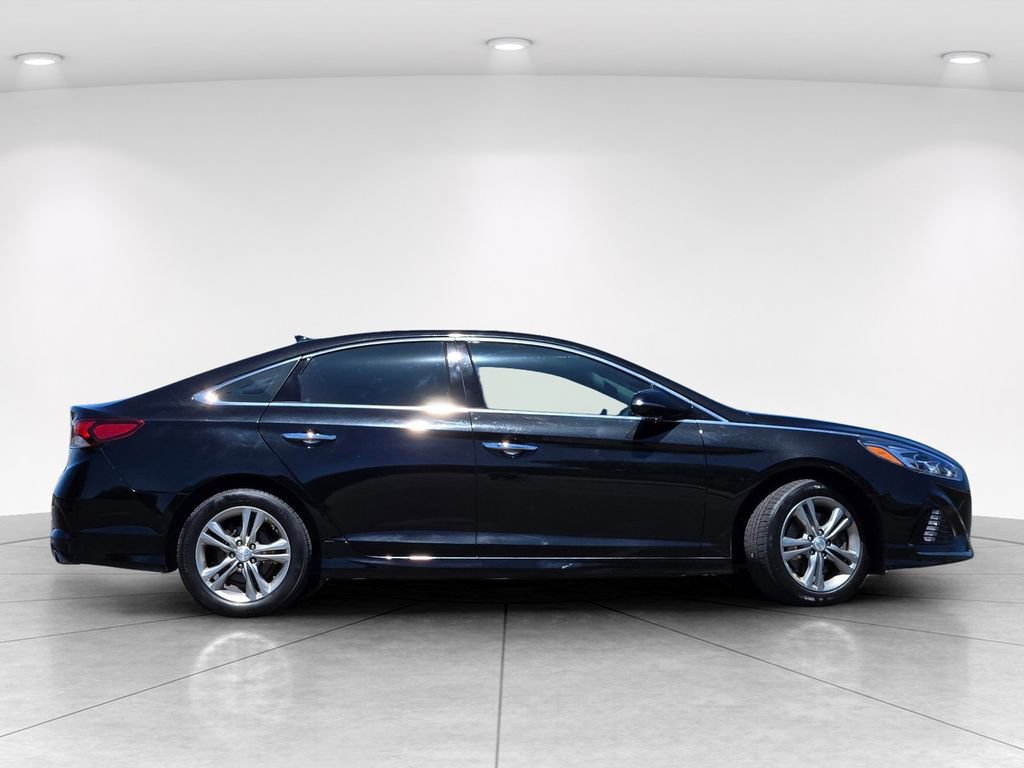 Used 2019 Hyundai Sonata Limited w/ Ultimate Package 04 FWD image 3