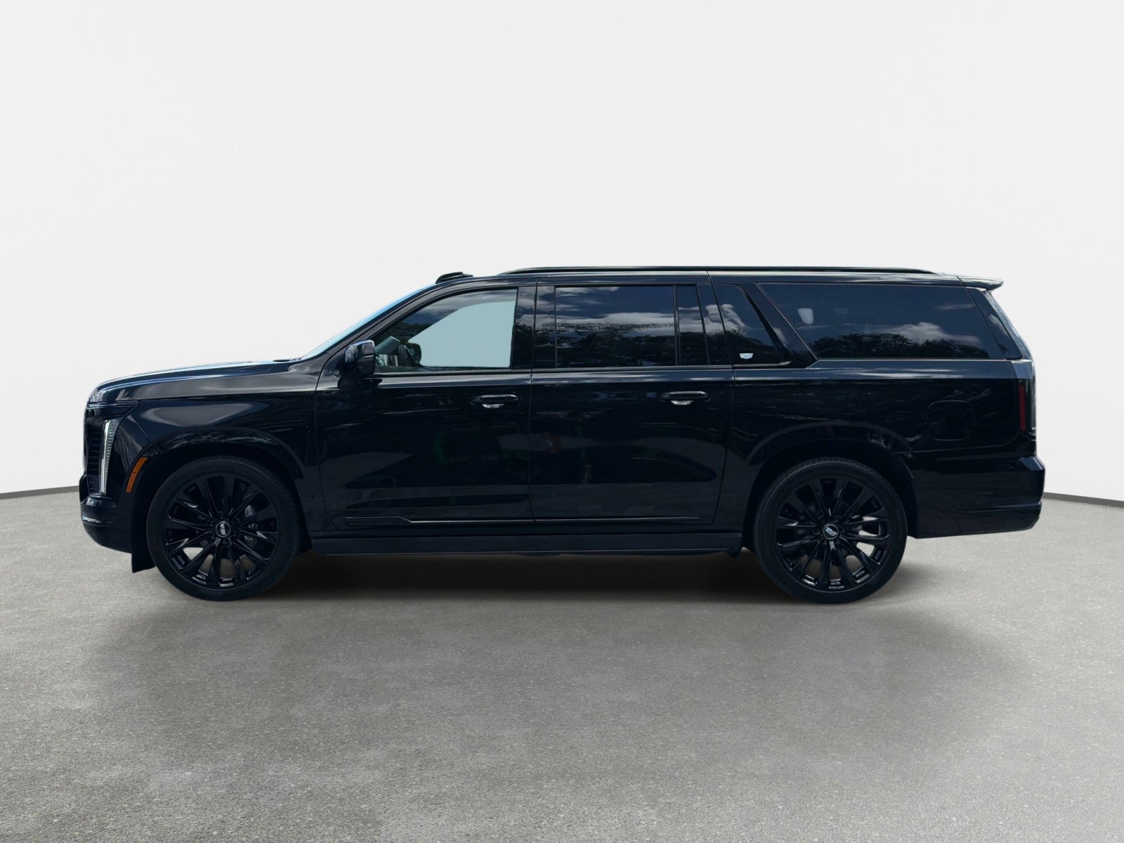 Used 2026 Cadillac Escalade ESV Platinum Sport w/ LPO, ONYX Package image 6