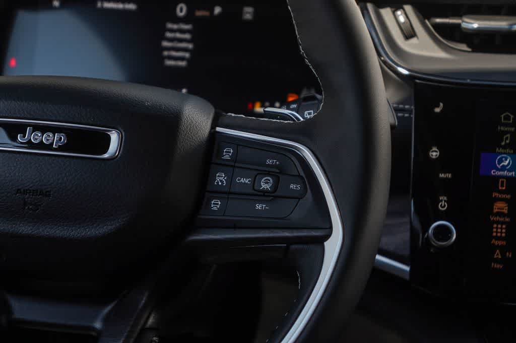 Used 2026 Jeep Grand Cherokee L 4WD image 17