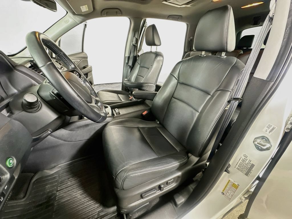 Used 2021 Honda Pilot Touring image 16