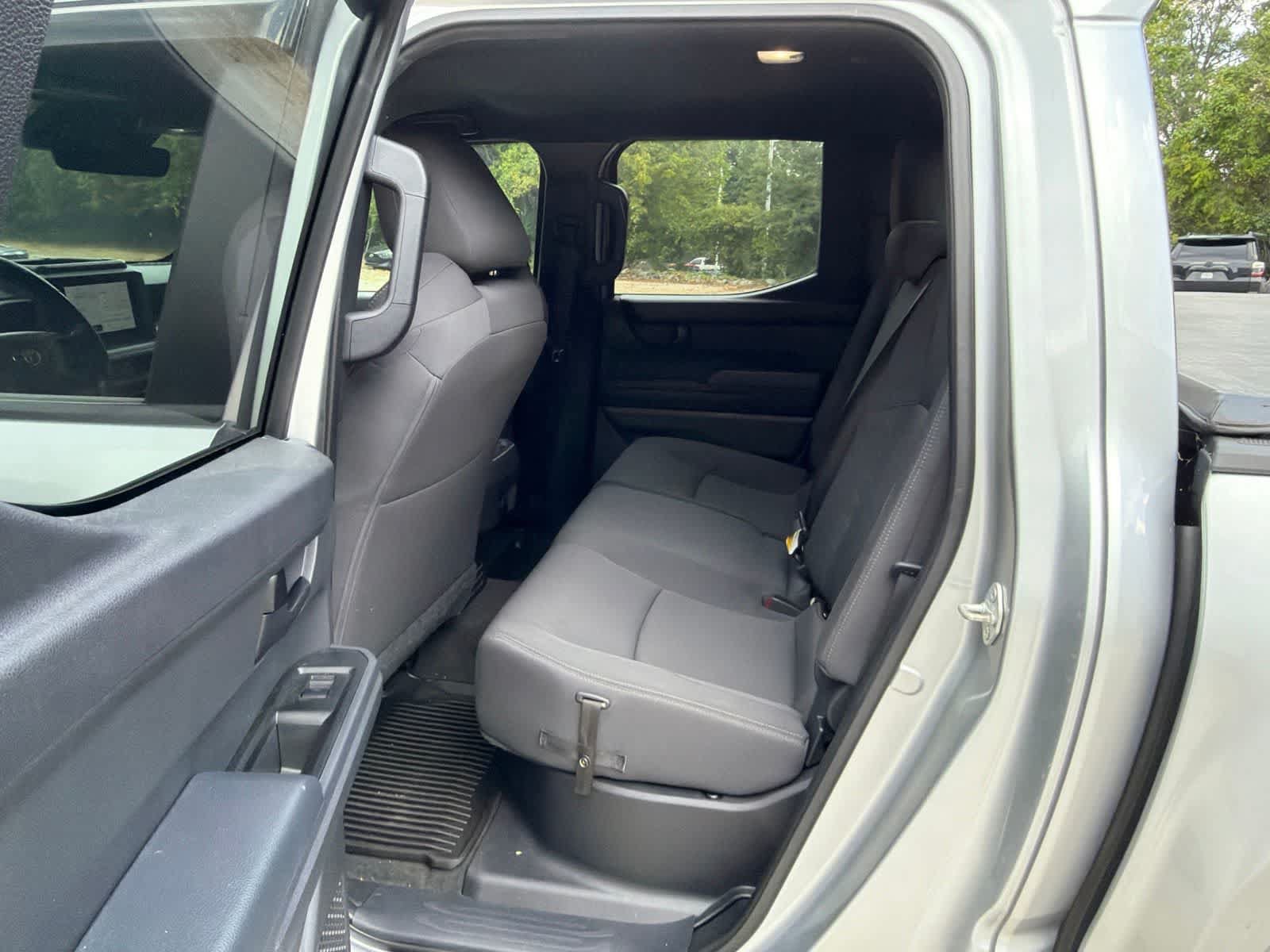 Used 2024 Toyota Tacoma SR5 AWD/4WD image 16