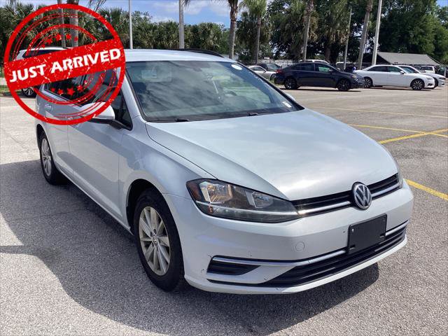 Used 2018 Volkswagen Golf S image 1