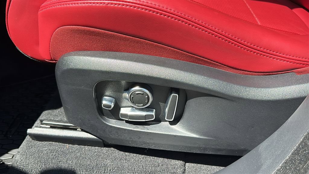 Used 2025 Jaguar F-PACE R-Dynamic S AWD/4WD image 10