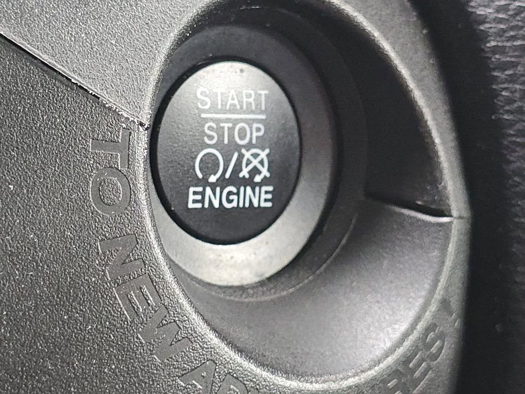 Used 2021 Jeep Renegade Sport image 32