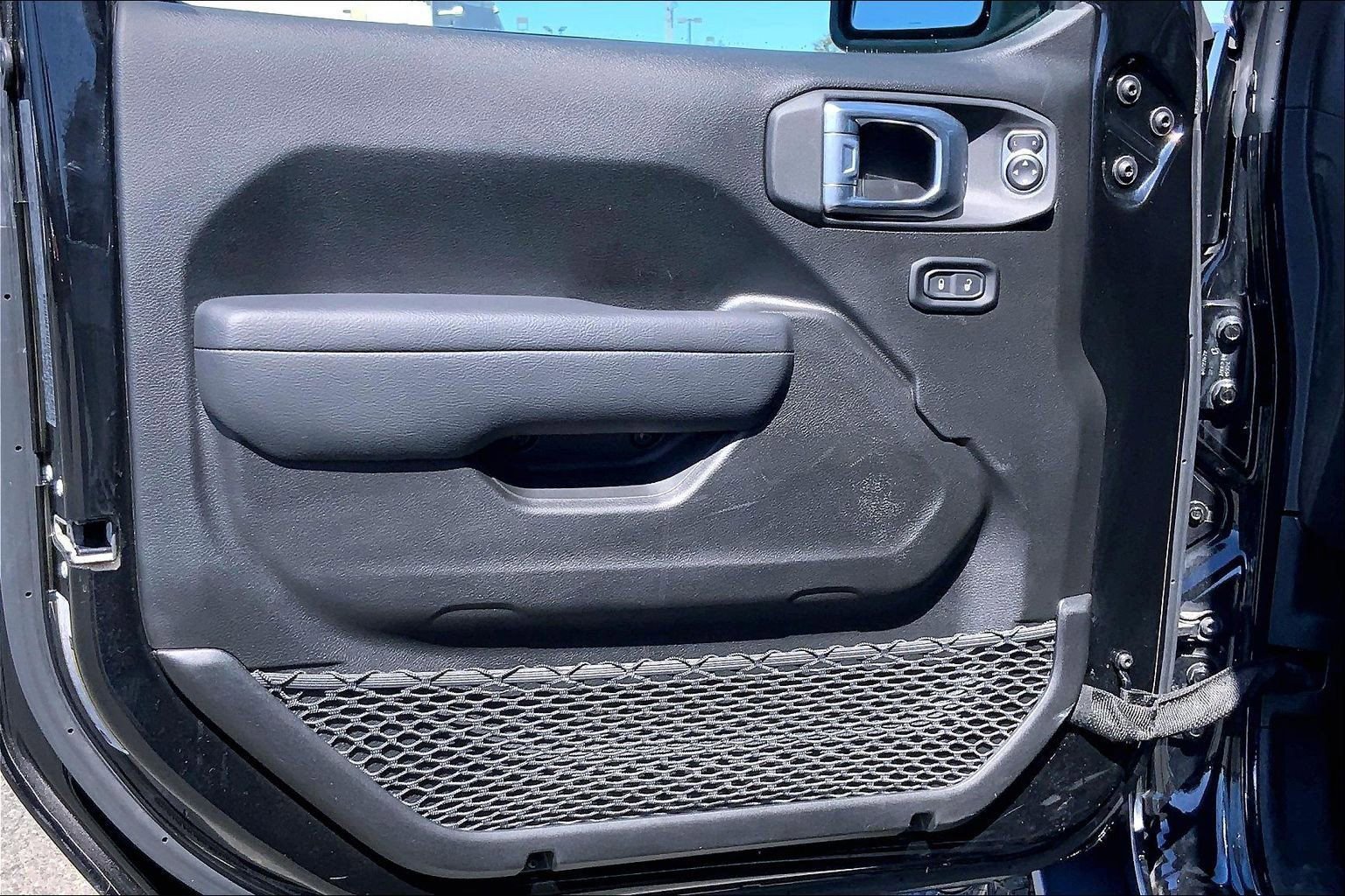 Certified 2025 Jeep Wrangler Sport image 21