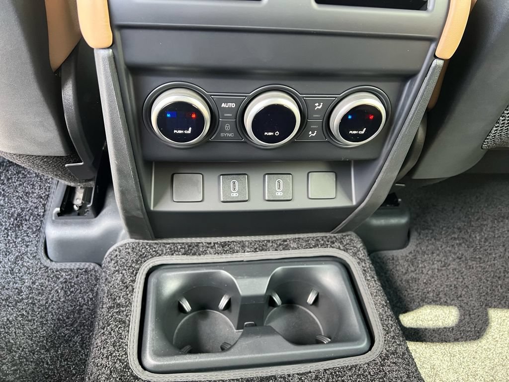 New 2026 Land Rover Defender 130 X-Dynamic SE AWD/4WD image 22