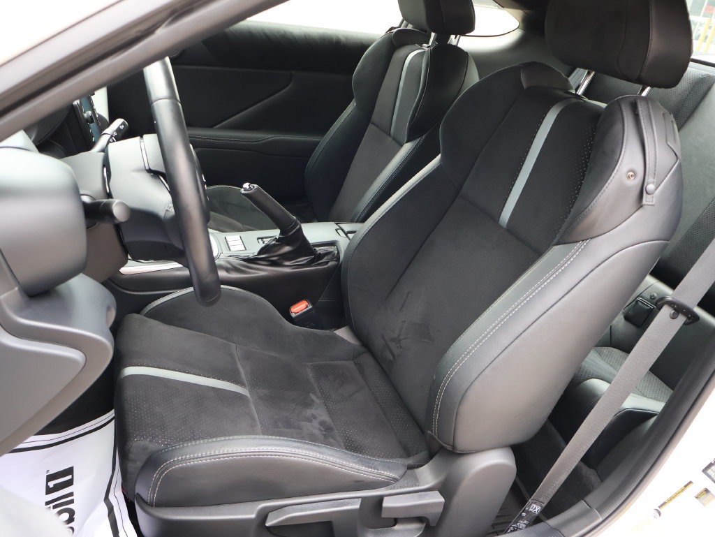 Used 2025 Toyota GR86 Premium w/ ALL Weather Mat Package (TMS) RWD image 13