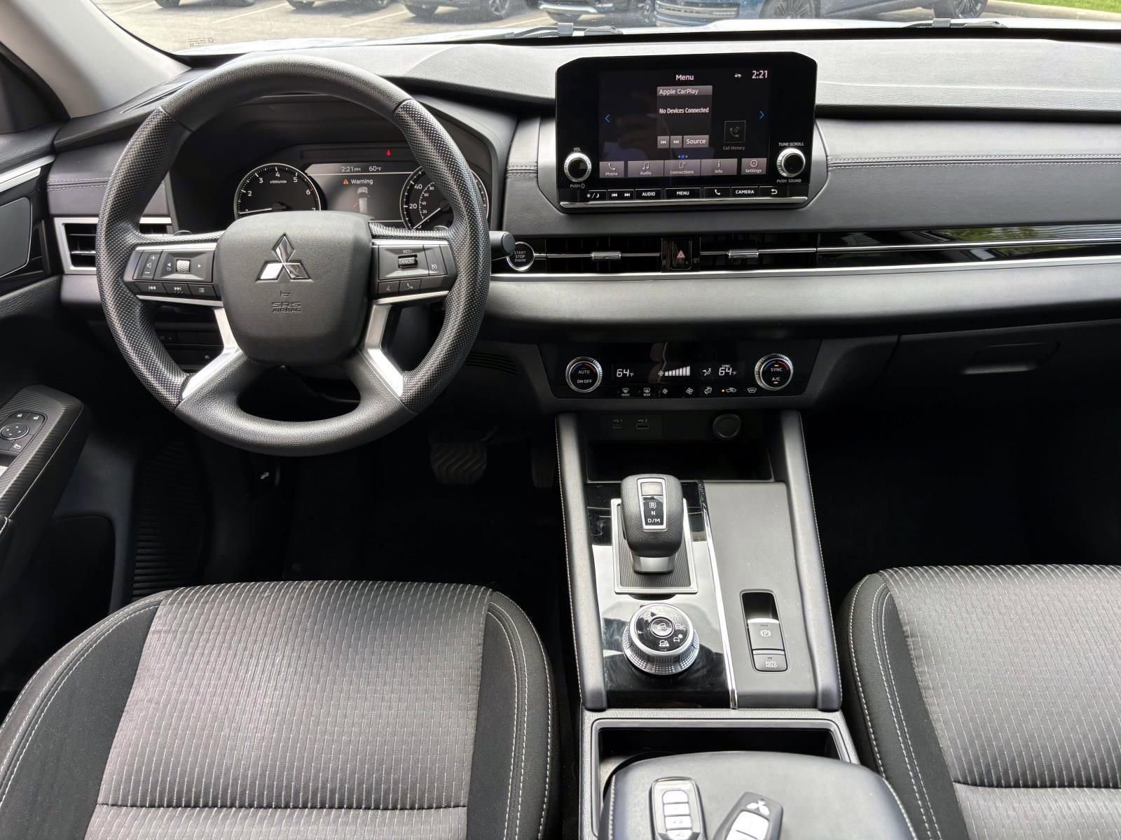 Used 2023 Mitsubishi Outlander ES AWD/4WD image 28