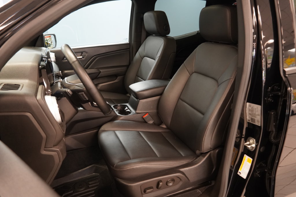 Used 2023 Chevrolet Colorado LT w/ LT Convenience Package III AWD/4WD image 3