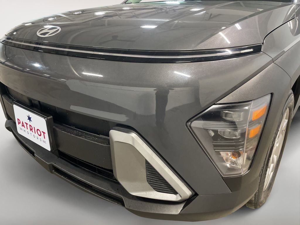 Certified 2024 Hyundai Kona SE image 9