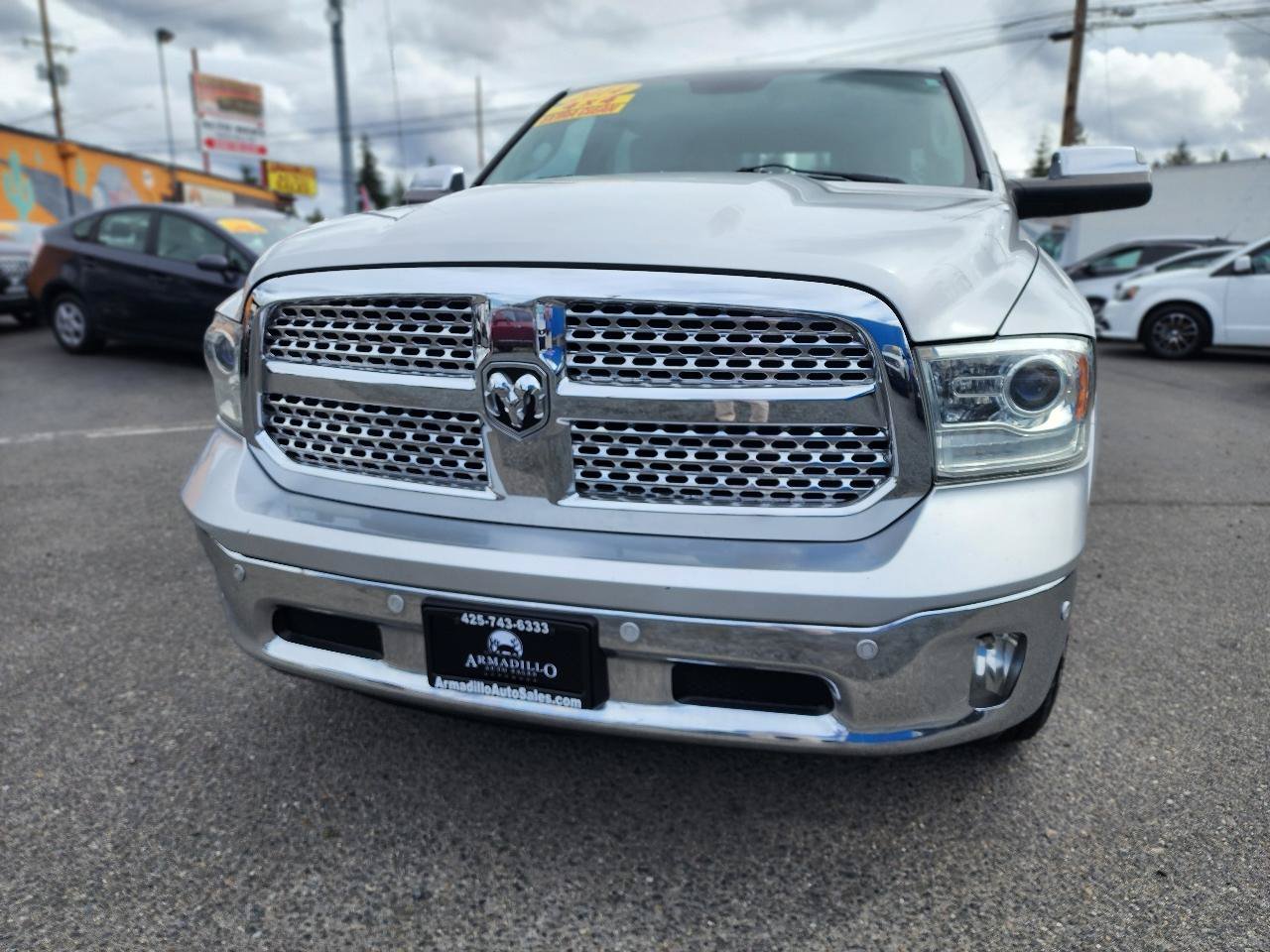Used 2014 RAM 1500 Laramie w/ Convenience Group AWD/4WD image 2