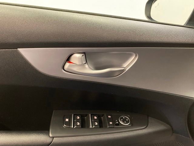 Used 2023 Kia Forte LXS w/ LXS Technology Package FWD image 17